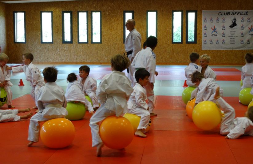 EVEIL JUDO - AUNIS JUDO 17 - LA ROCHELLE