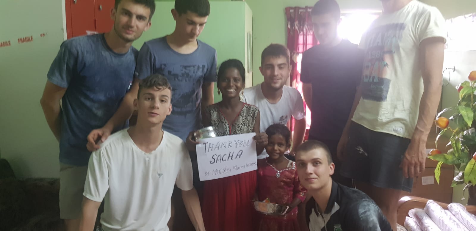 Photo filleules monisha et sa petite soeur 2018 08 01 16 02 17