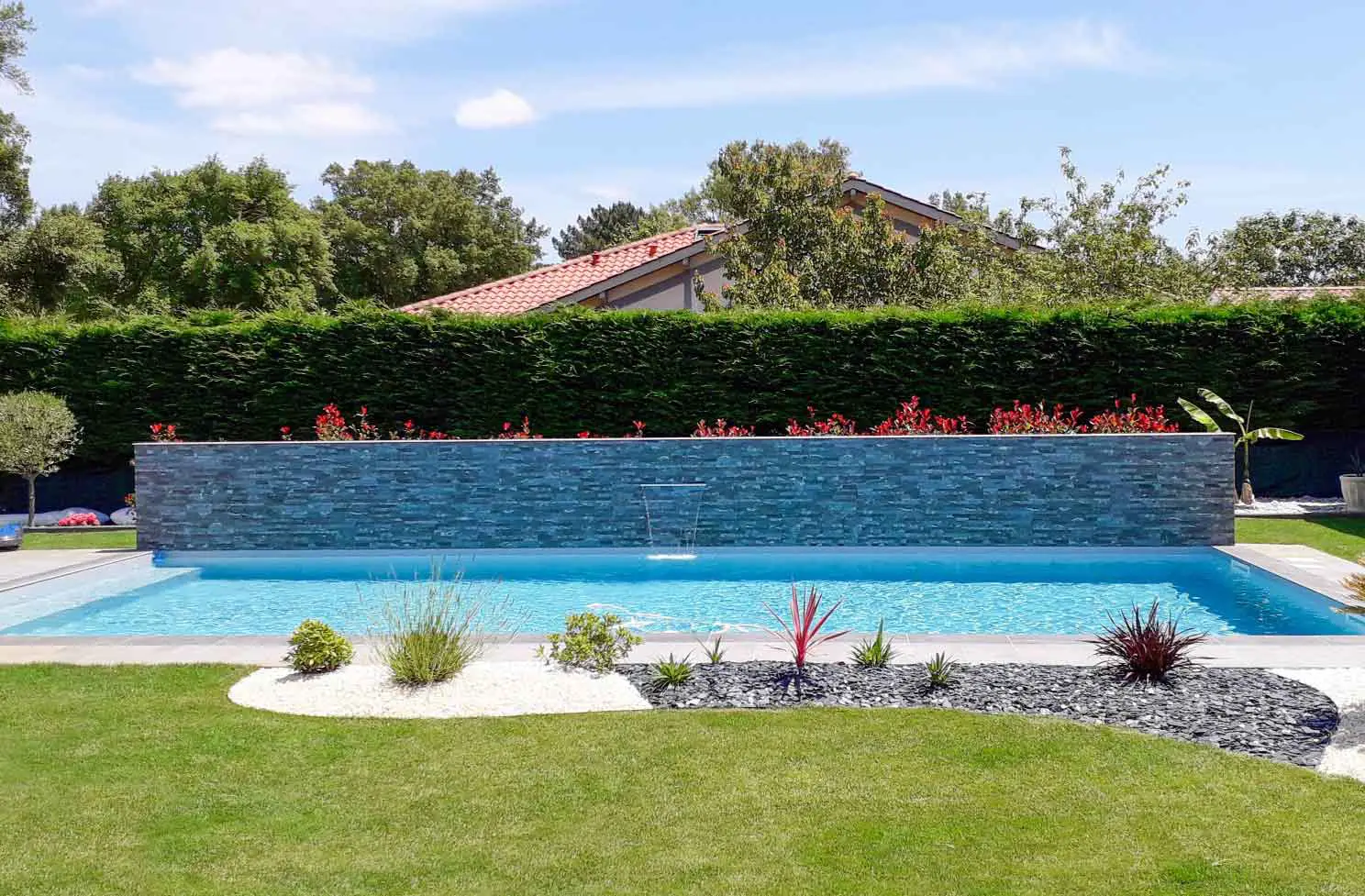 Piscine-avec-cascade-jpg