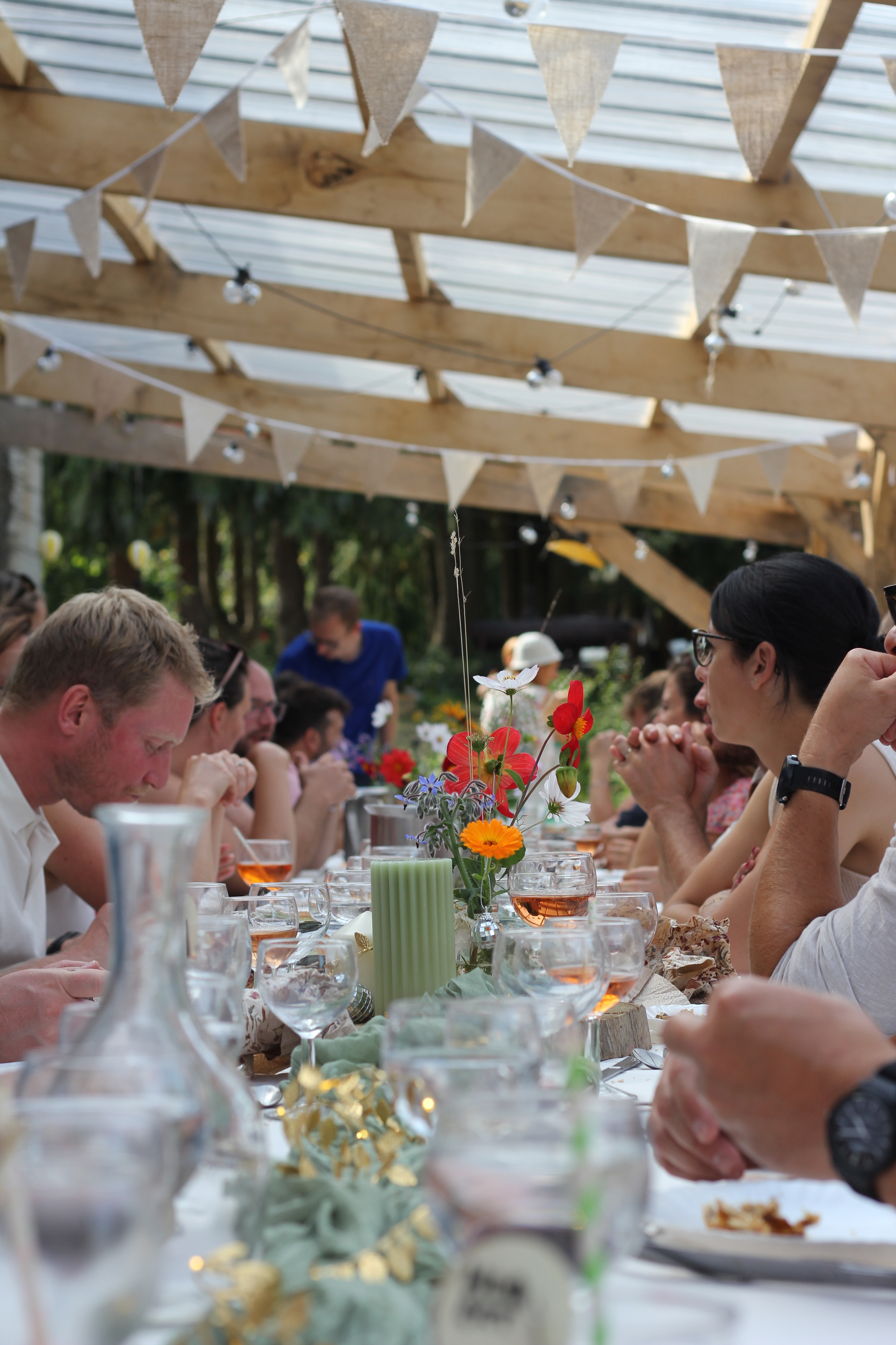 Les salles de réceptions de la ferme d'Escures offriront un charme bucolique à vos événements : mariage, anniversaire, repas de famille, séminaire,...