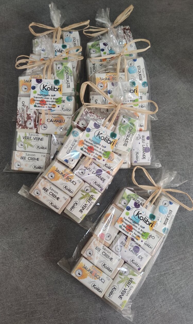 Coffret cadeau de 8 savons invité 25g, à offrir ou faire découvrir.