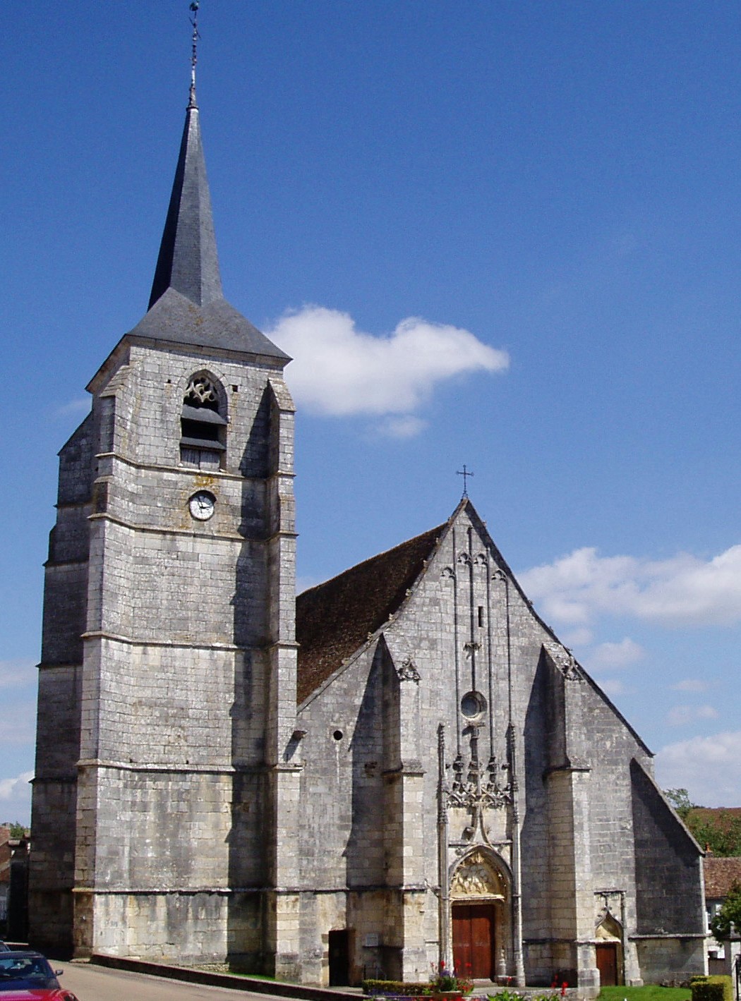 Cathedrale-de-la-puisaye1