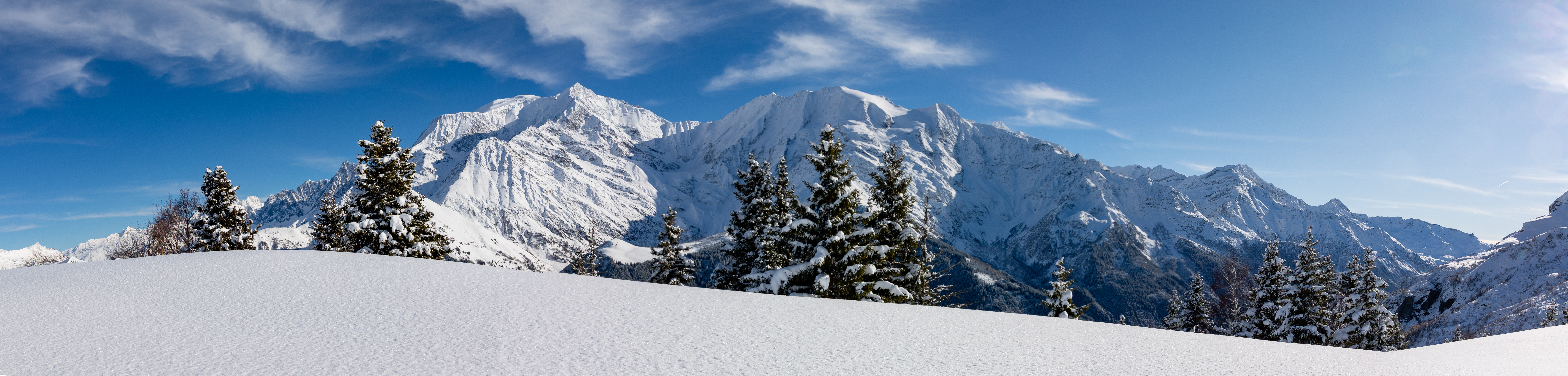 Panorama du mont blanc couleur 2