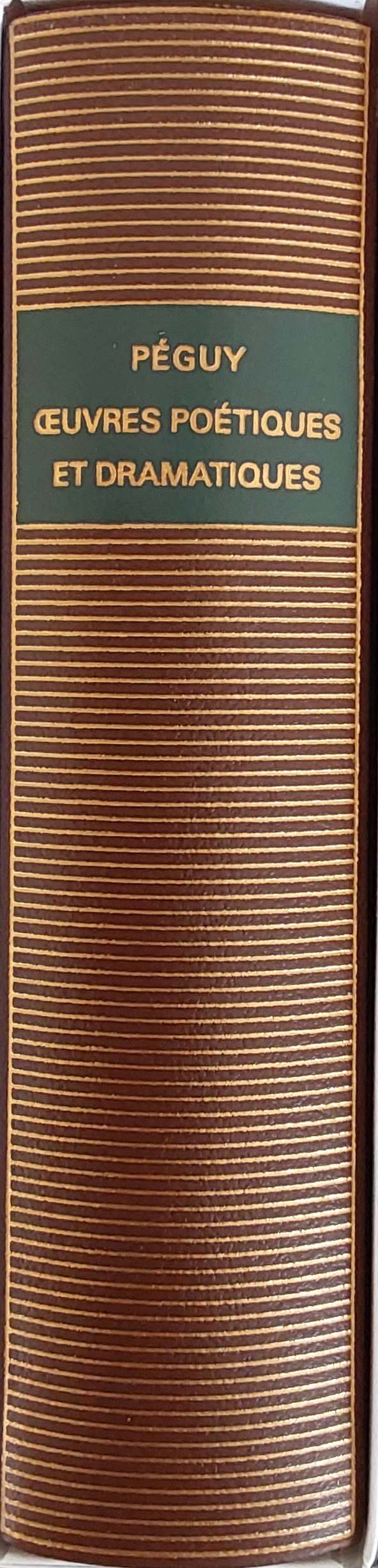 Volume 1 de Baudelaire dans la Bibloithèque de la Pléiade.