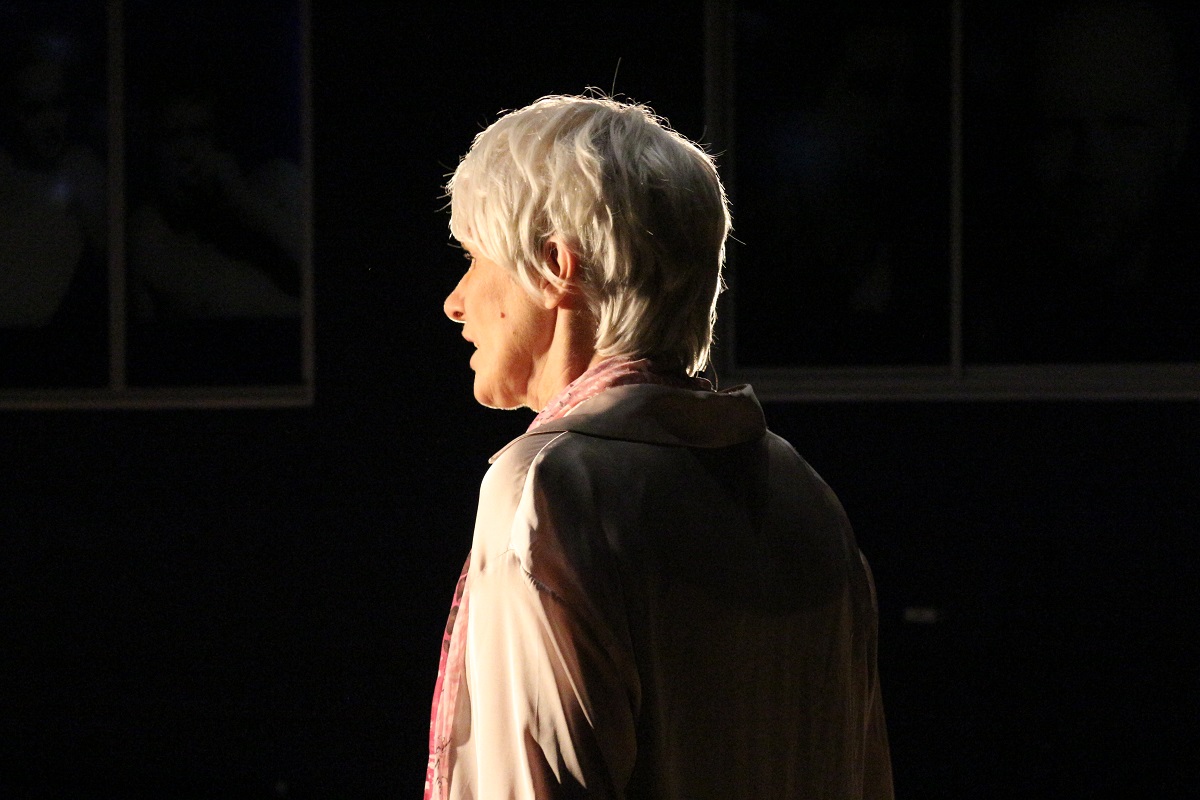 Le train de 12 45 therese en contre jour