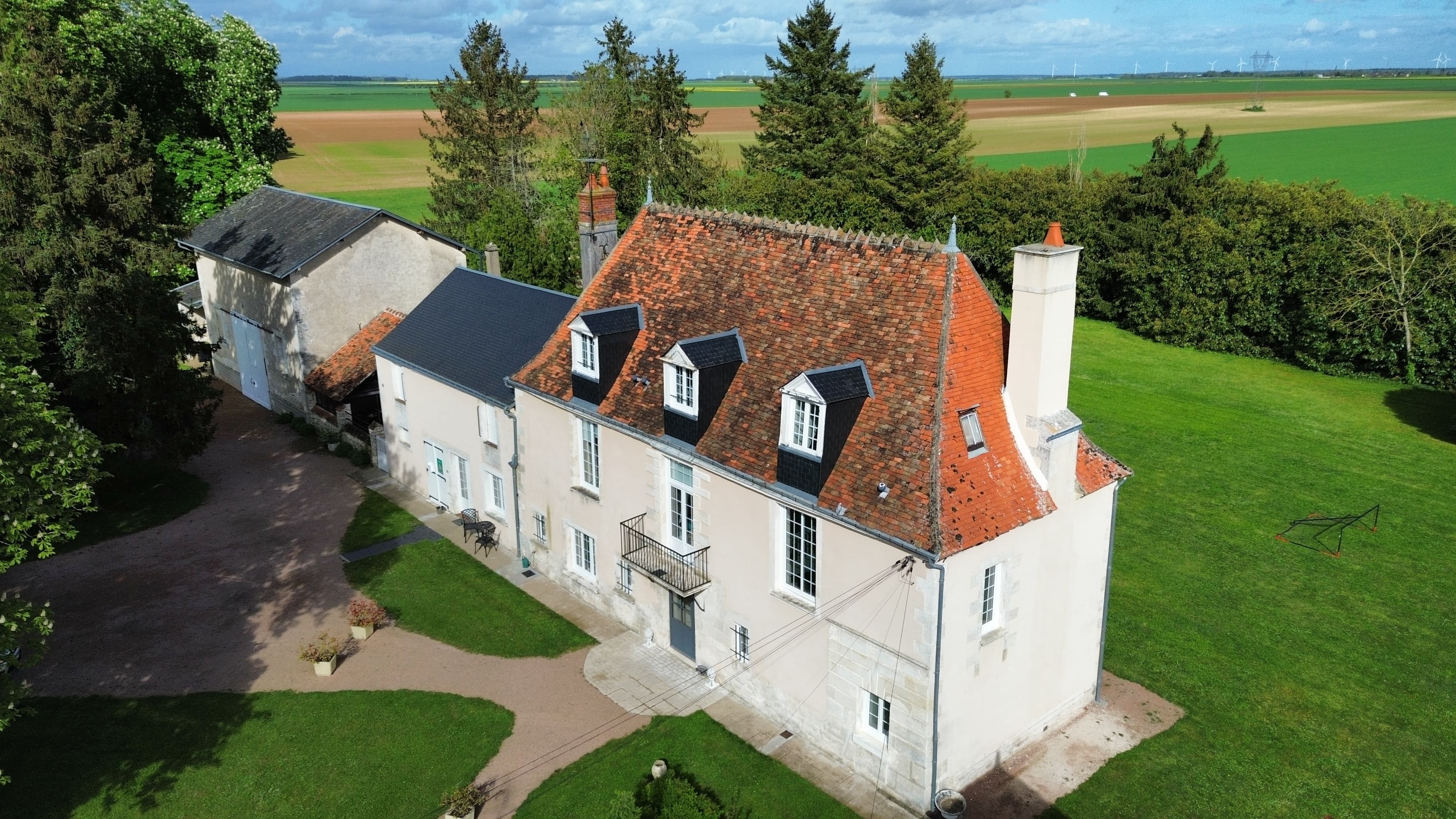 Organisez votre journée groupe au Domaine de Villenoue : pique-nique champêtre, atelier cuisine, escape game. Formules privatisées pour 15 personnes près d'Issoudun (Berry).