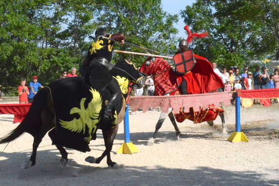 Août 2016