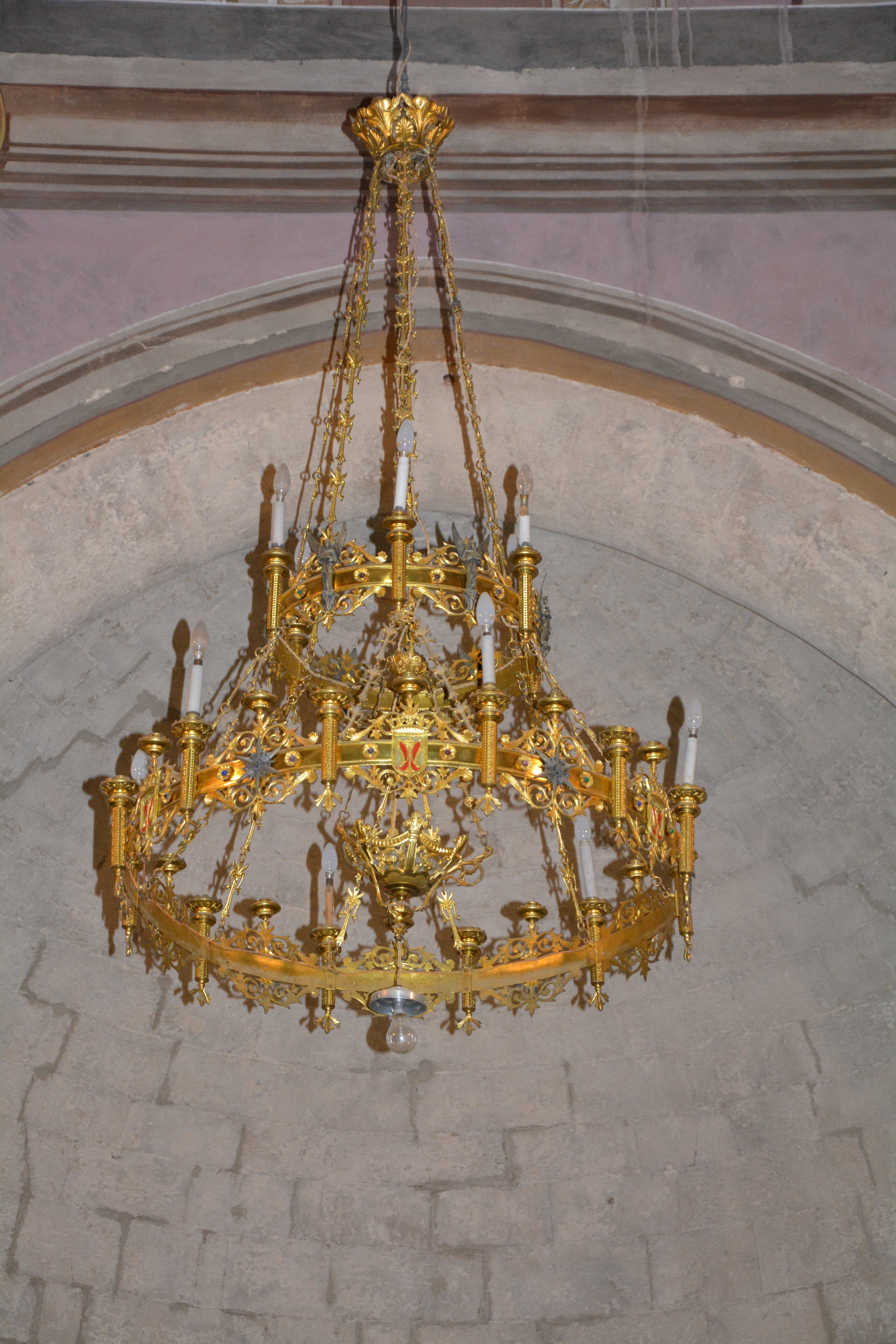 Vinezac patrimoine eglise lustre dsc 0622