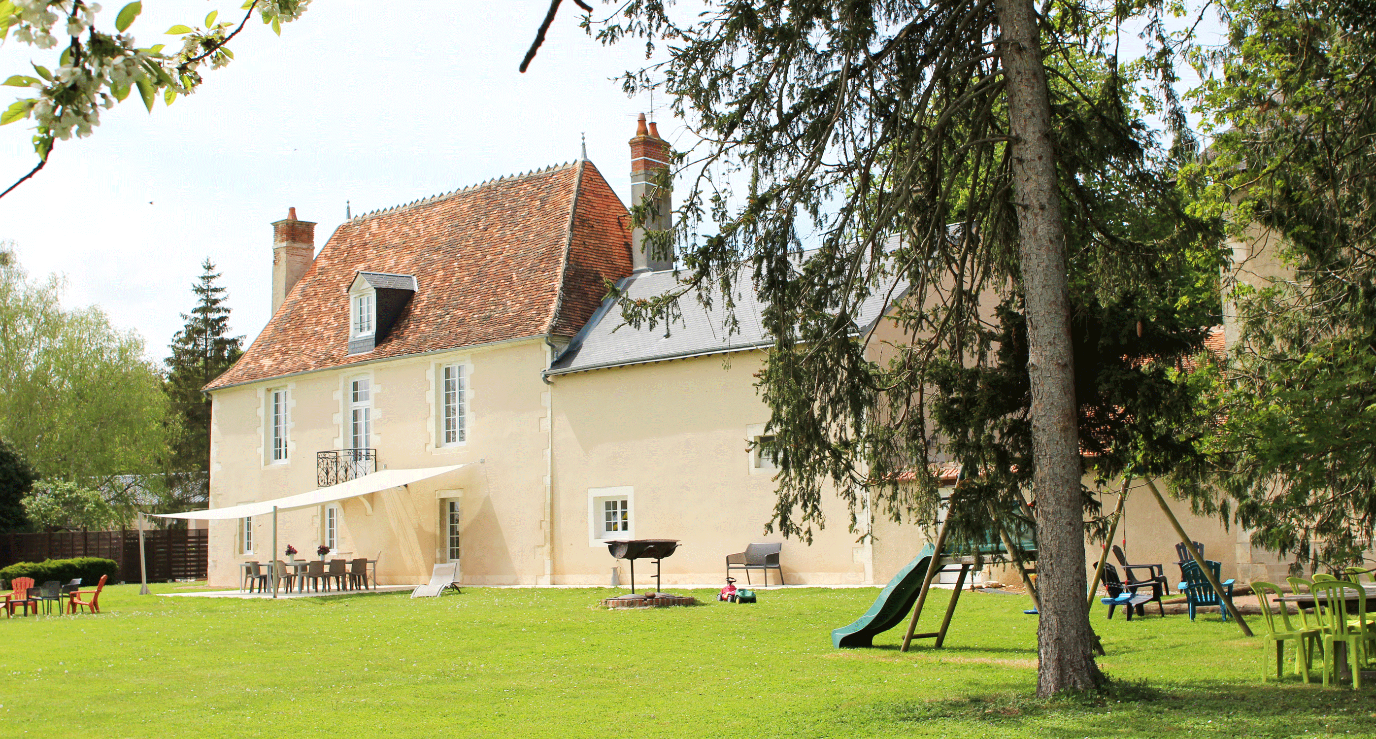 Gite de villenoue cour