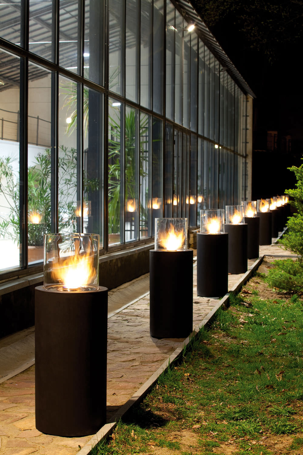 Cheminées bioéthanol Indoor Outdoor Totem Commerce Fires Nord Pas Calais Valenciennes, Prix : 1596 € TTC