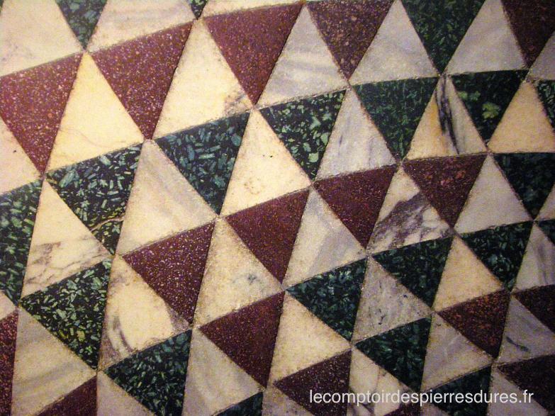 Pavement avec du porphyre vert antique de grece 03