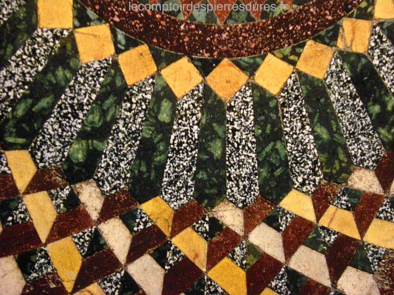 Pavement avec du porphyre noir imperial d egypte 03
