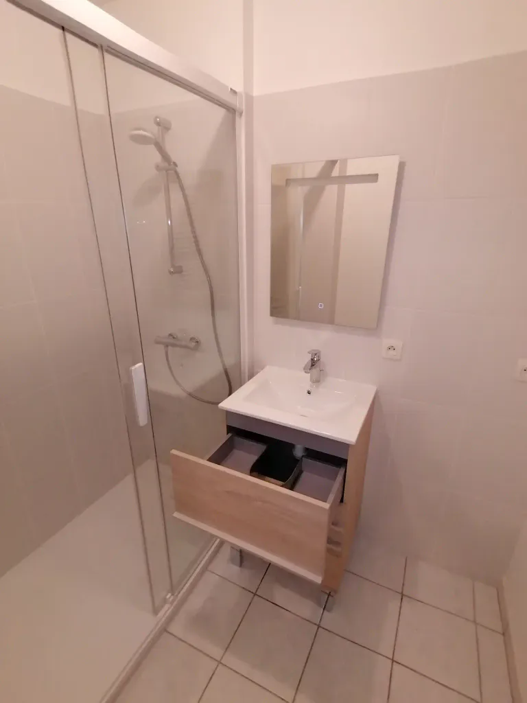 Installation meuble sous vasque de salle de bain a vertou