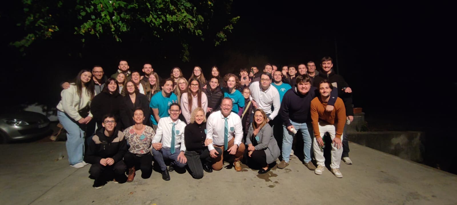 Trois anciennes classes en mode peace and love