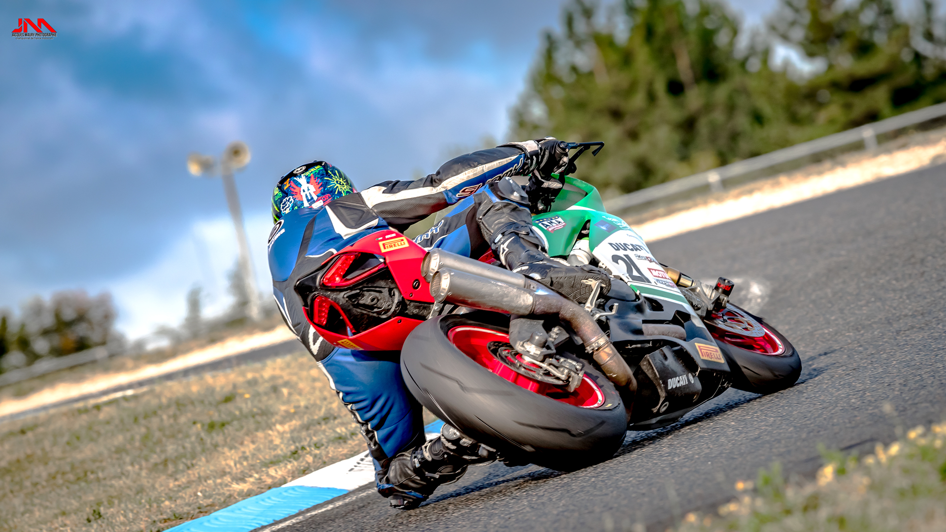Lr 113eos1d carole fsbk 2018 18 25082018 ret