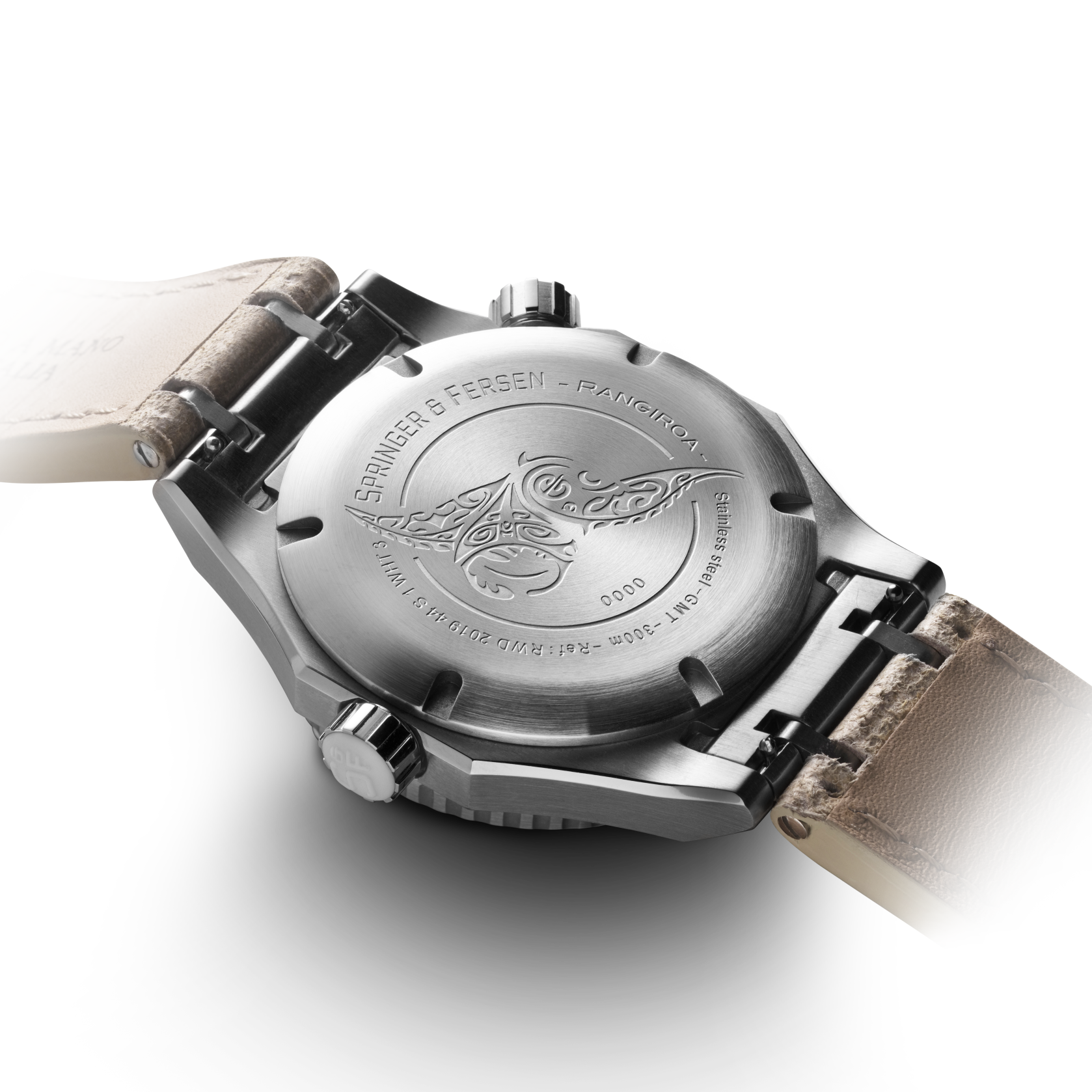 ©Springer&Fersen 2019 - Rangiroa World Diver™ 2019 - Fenua Black - RWD201944S1BLK3 - Manta ray engraved case back