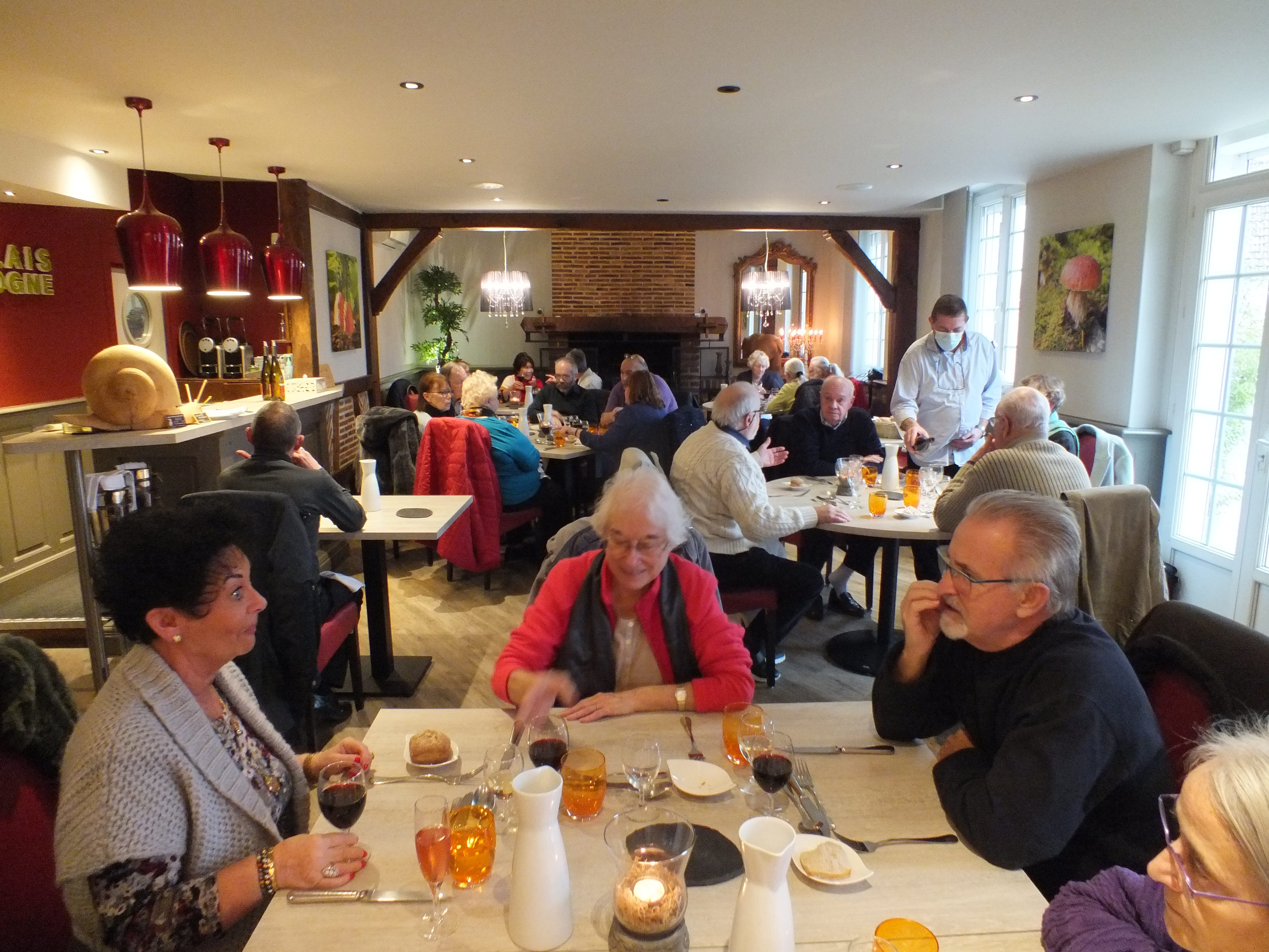 Le Lièvre à la Royale dans un restaurant de qualité à l'occasion d'un voyage avec dégustation vente de vin.