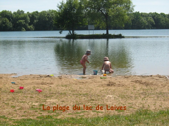 Enfants plage laives