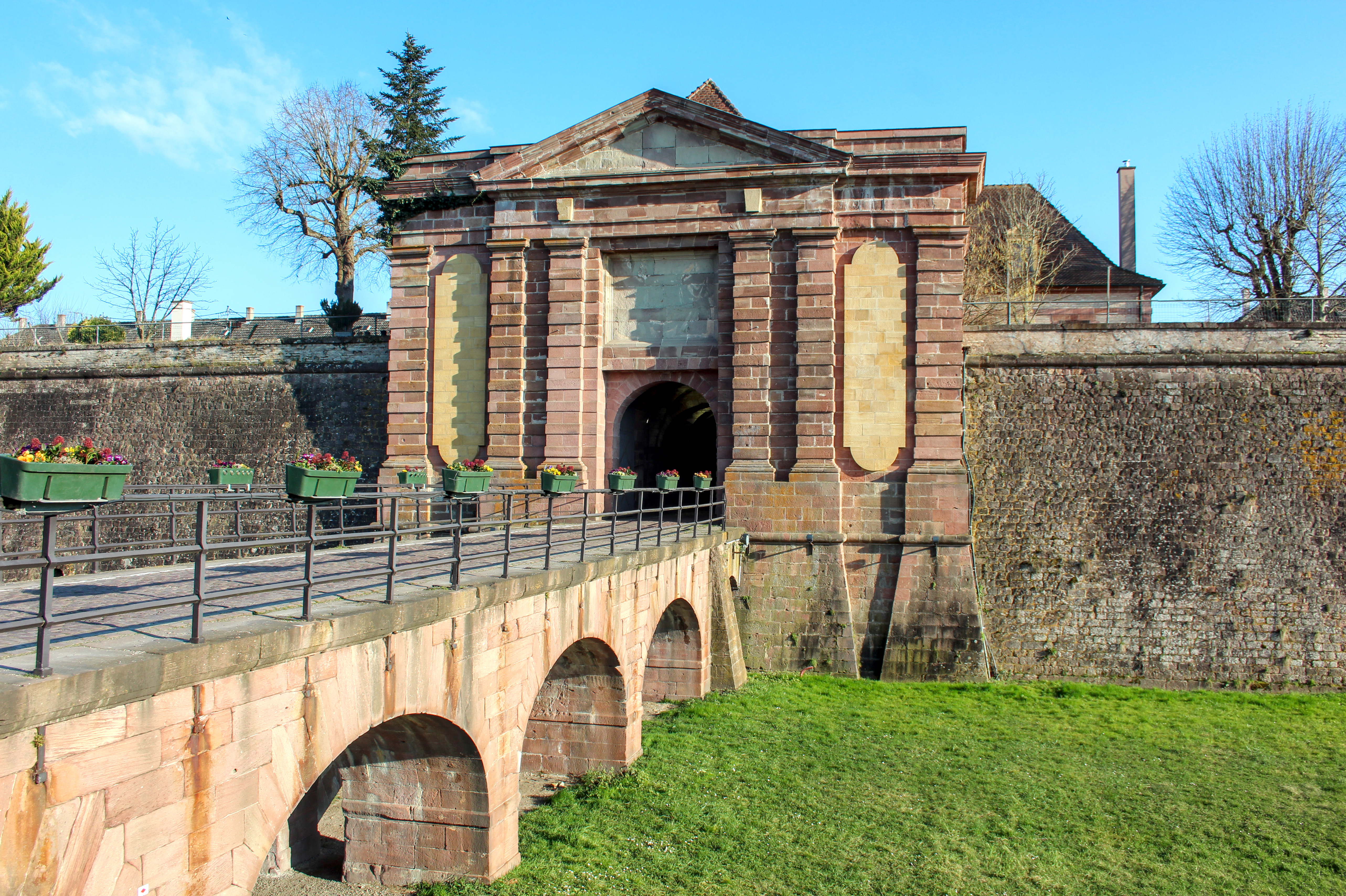 NeufBrisachPorteDeColmar2