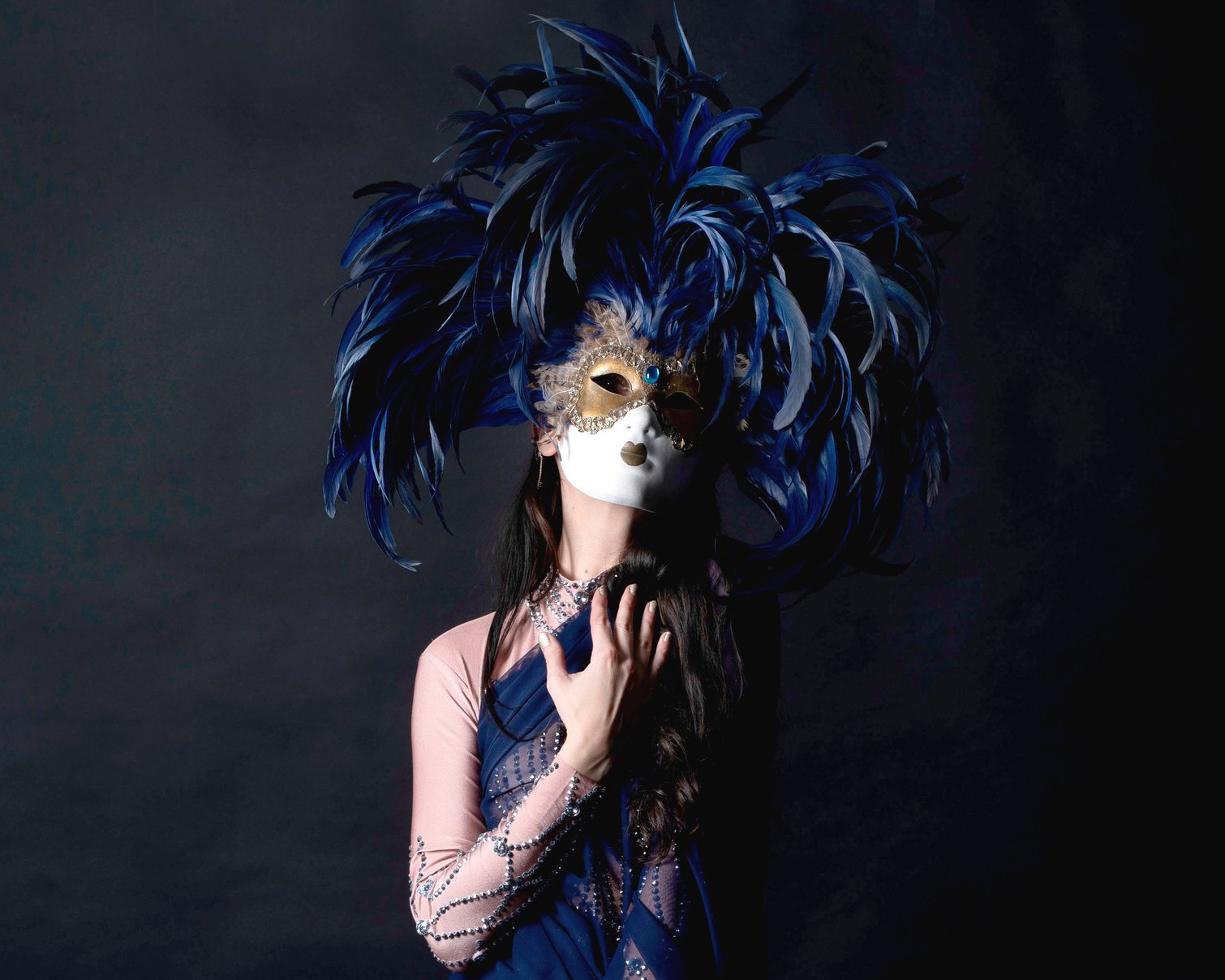 Masque plumes tissus bleu