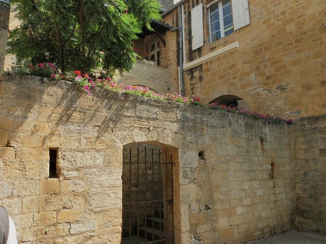 Gourdon8
