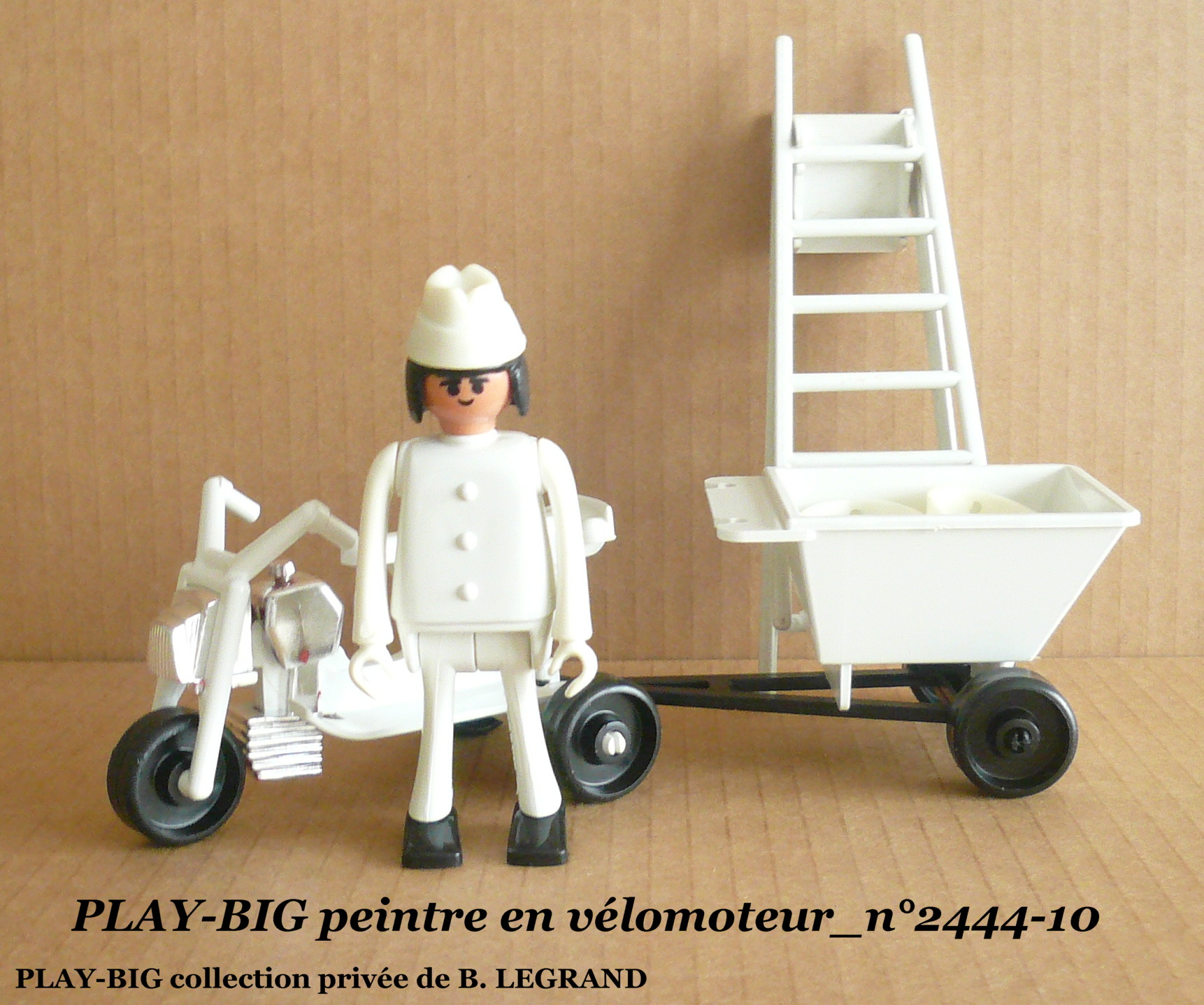 Les ouvriers du batiment le peintre en velomoteur