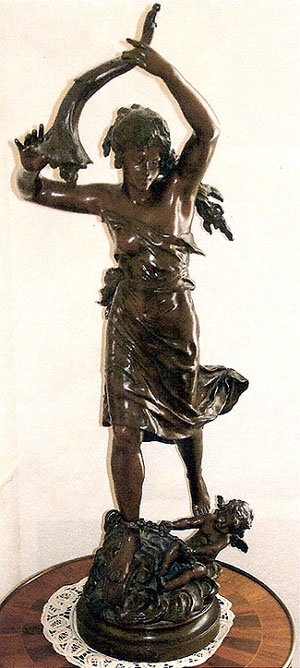 Bronze cast signed Auguste Moreau Amour Enchainant La Fortune 0021