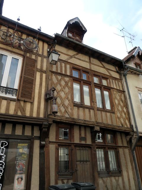 Troyes115