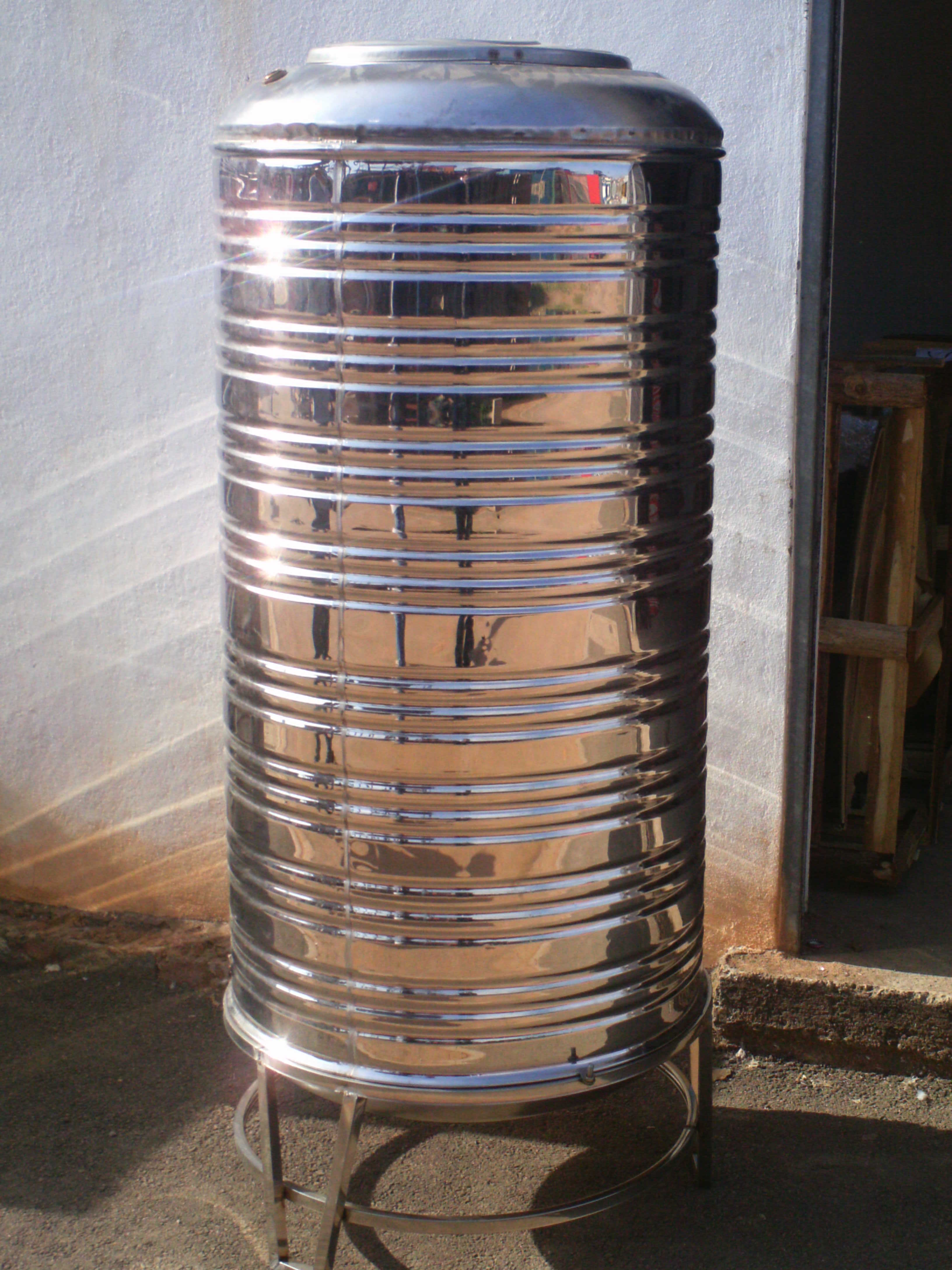 RESERVOIRE D`EAU EN INOX 500L A 5000L