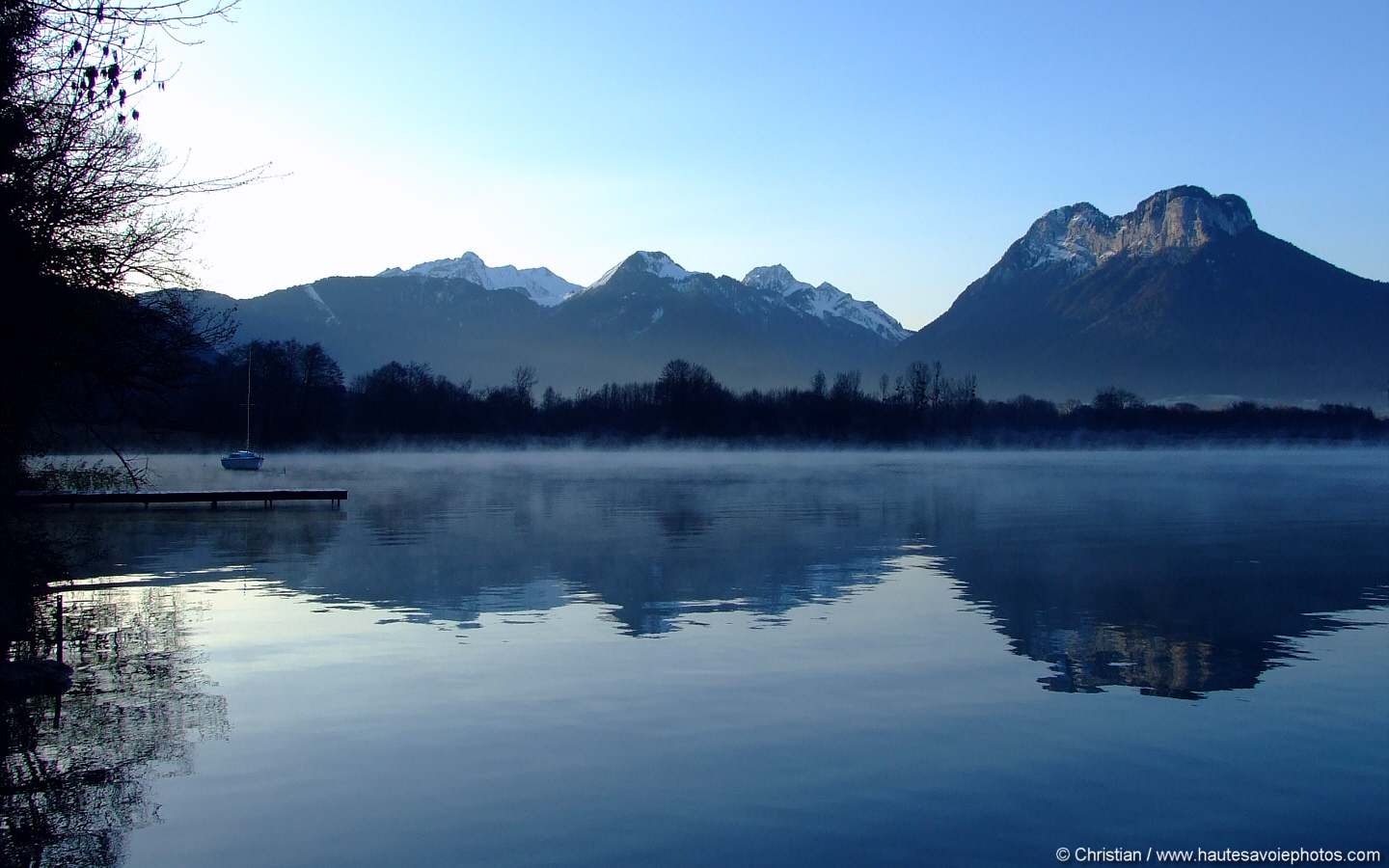 Lac annecy bleu