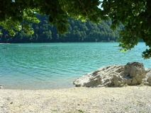 Lac de Chalain depuis la rive