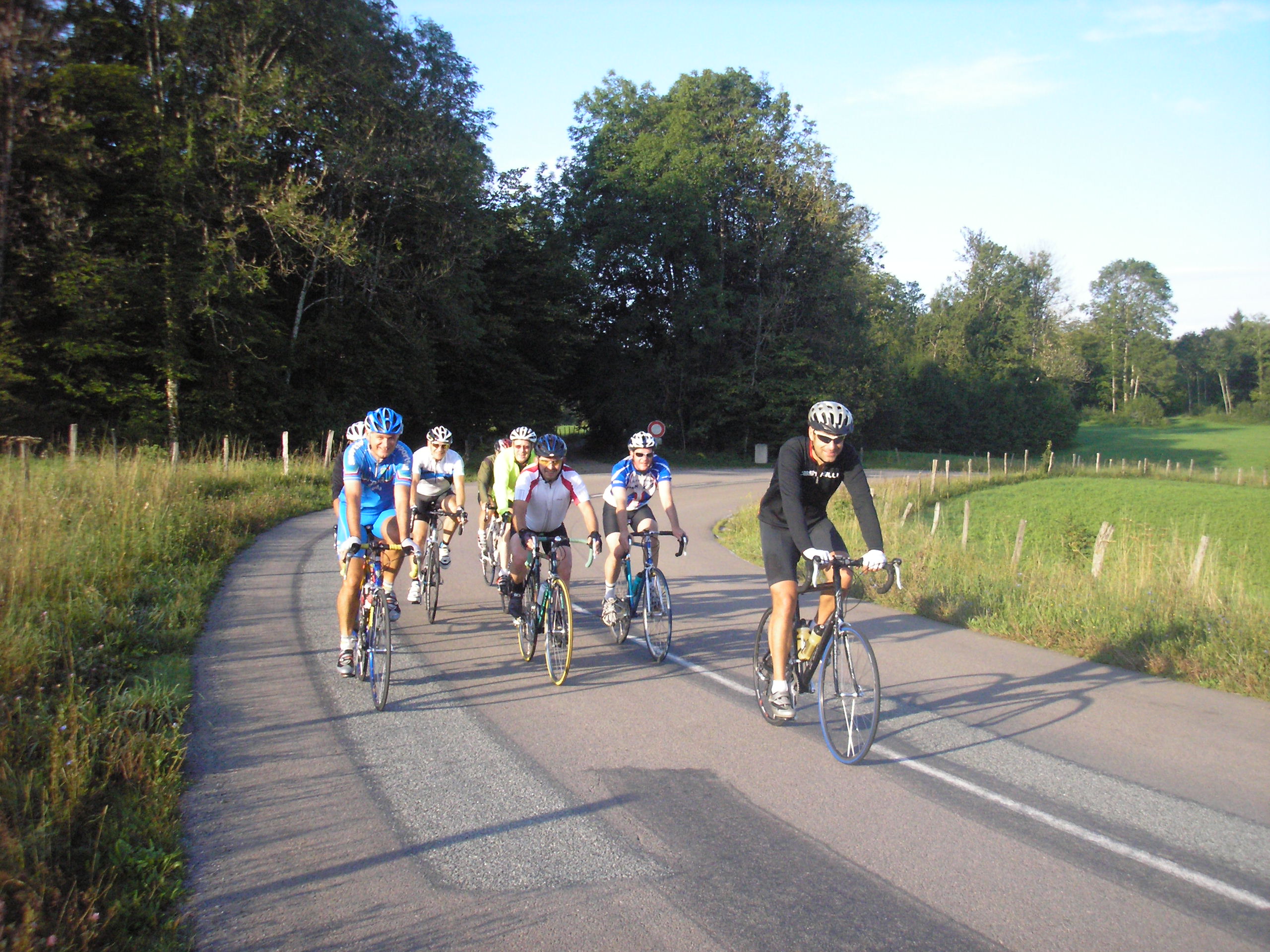 Groupe arrivant au sommet