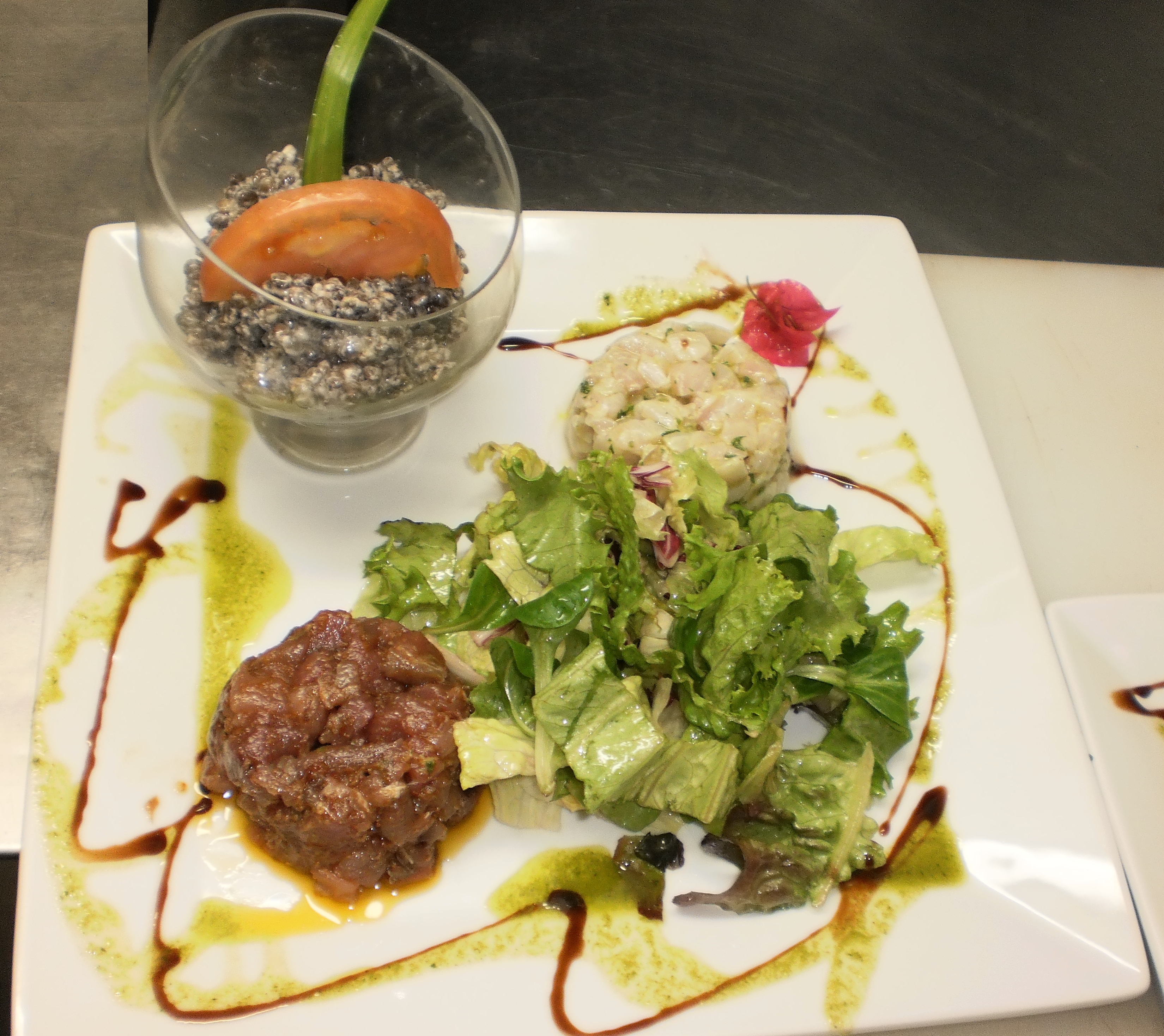 Tatare de bonite salade de lentilles au mascarponne