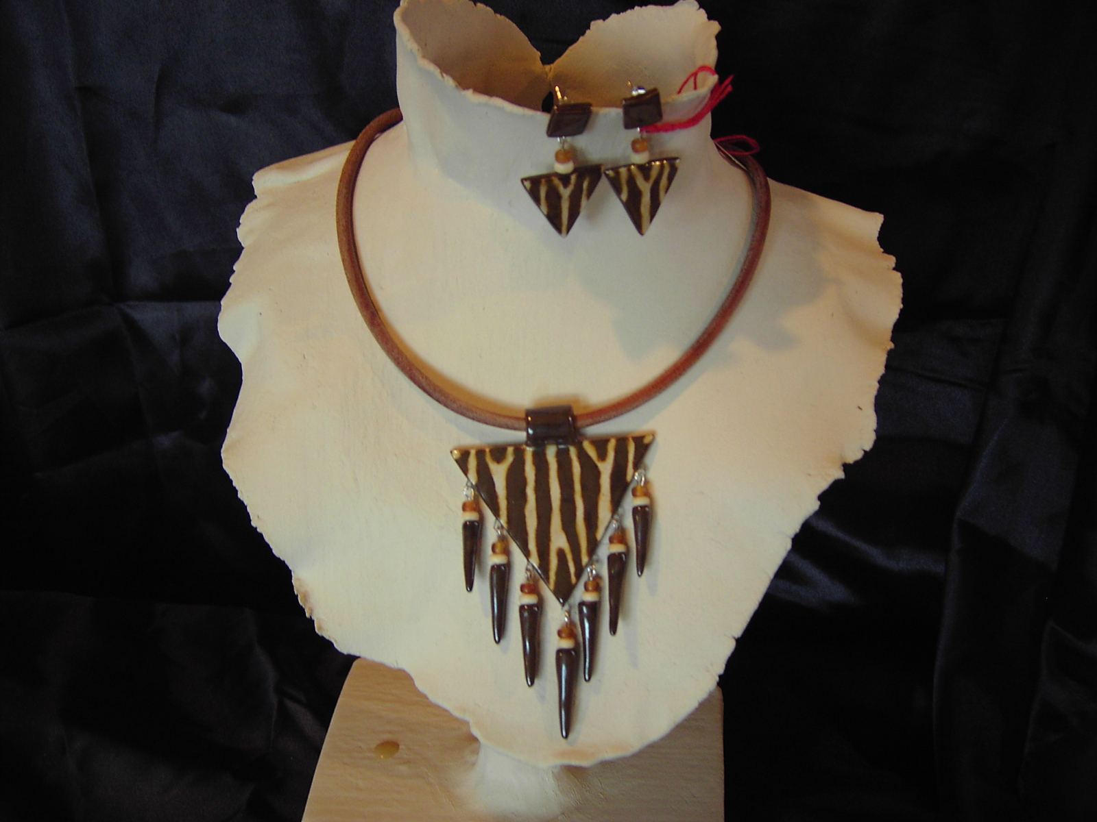 Parure en porcelaine