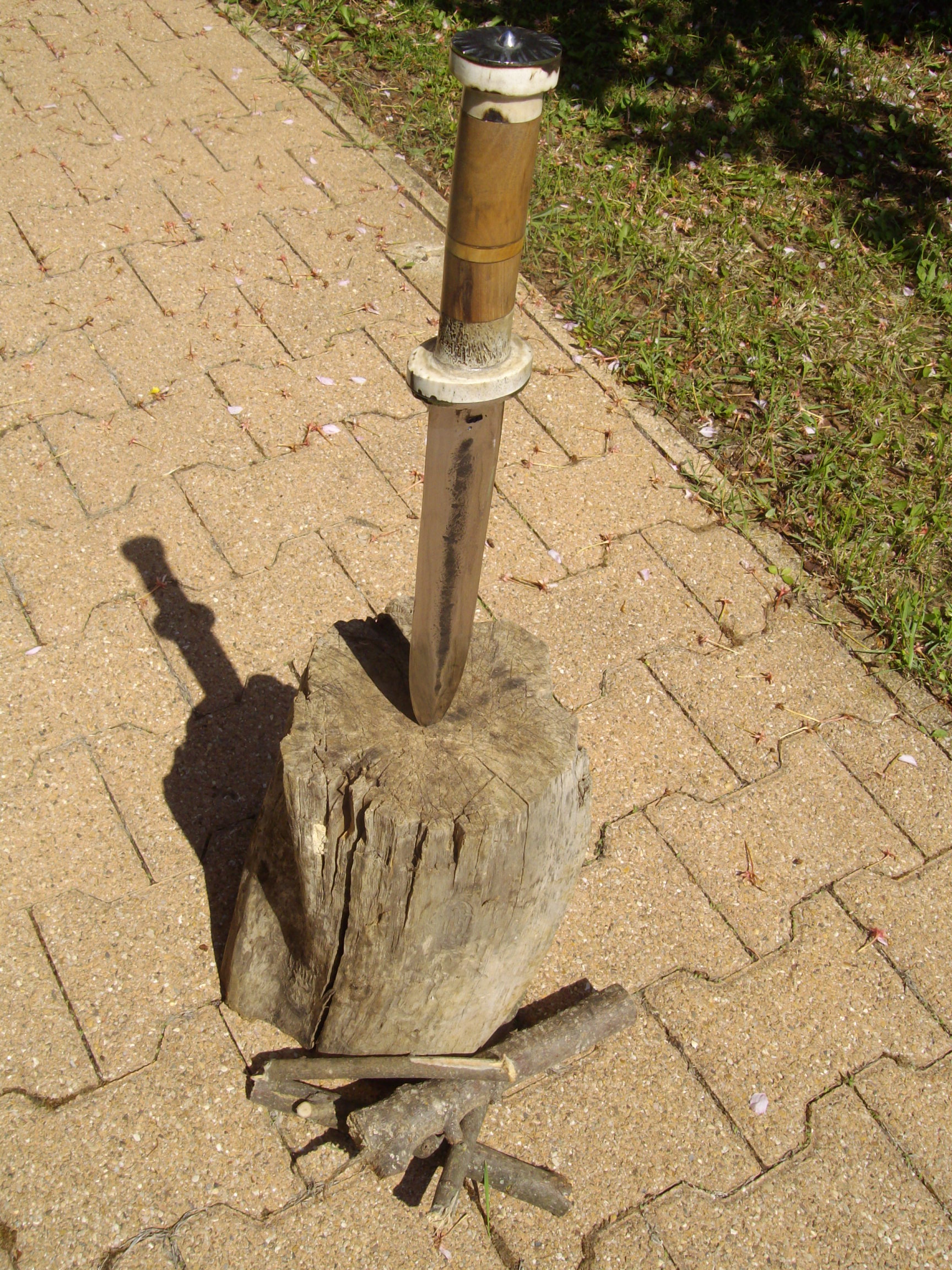 Glaive, bois de cerf et olivier