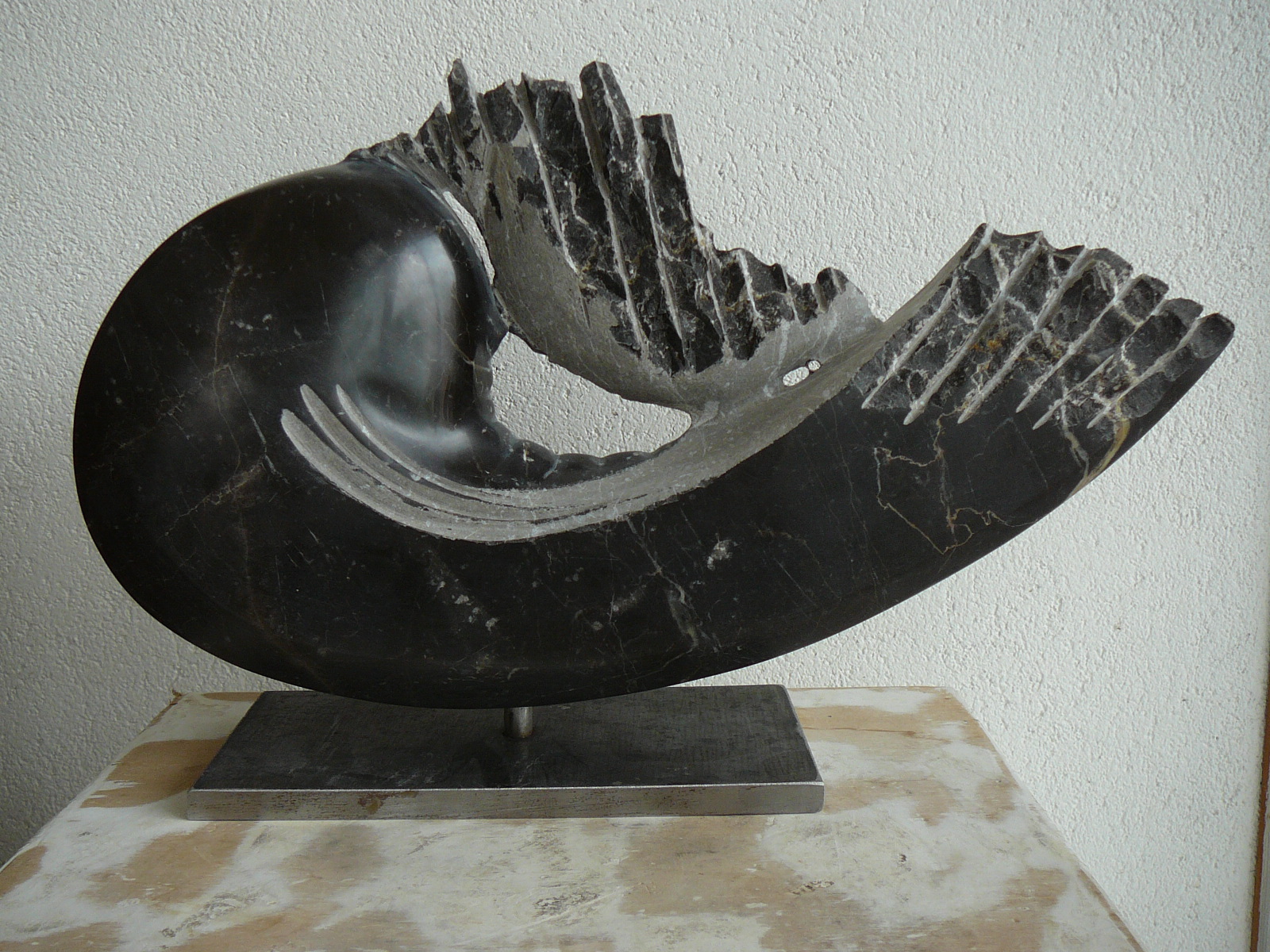 Hommage II (25x30x12)
