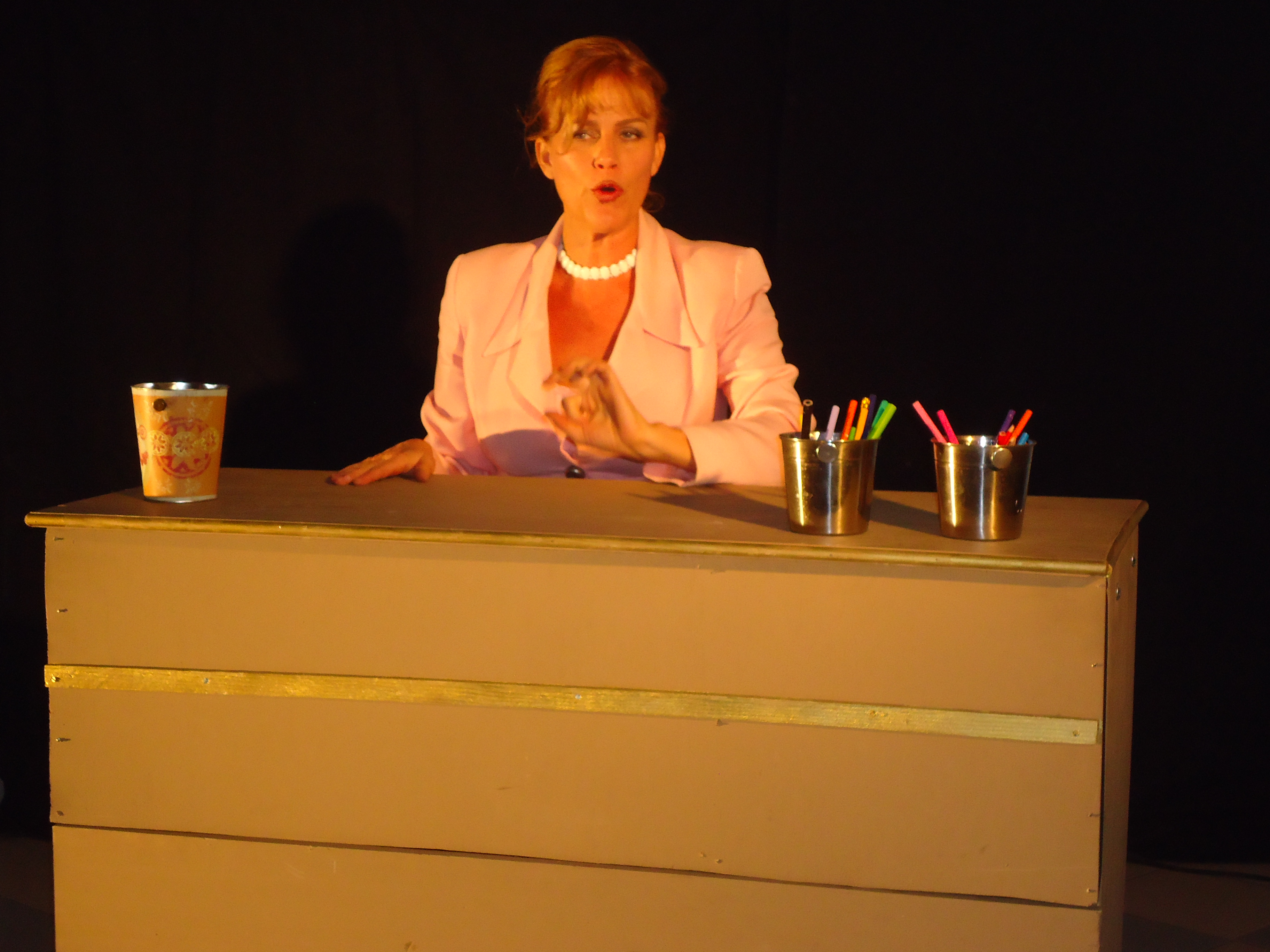 Madame Dame au bureau
