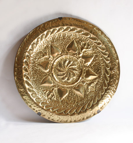Plateau laiton repousse 2