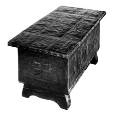 Coffre metal repousse2