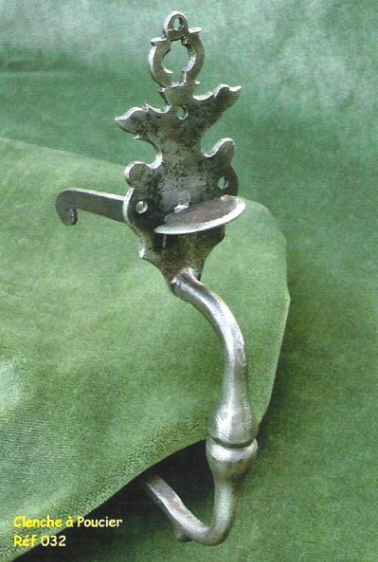 Clenche a poucier ref 032