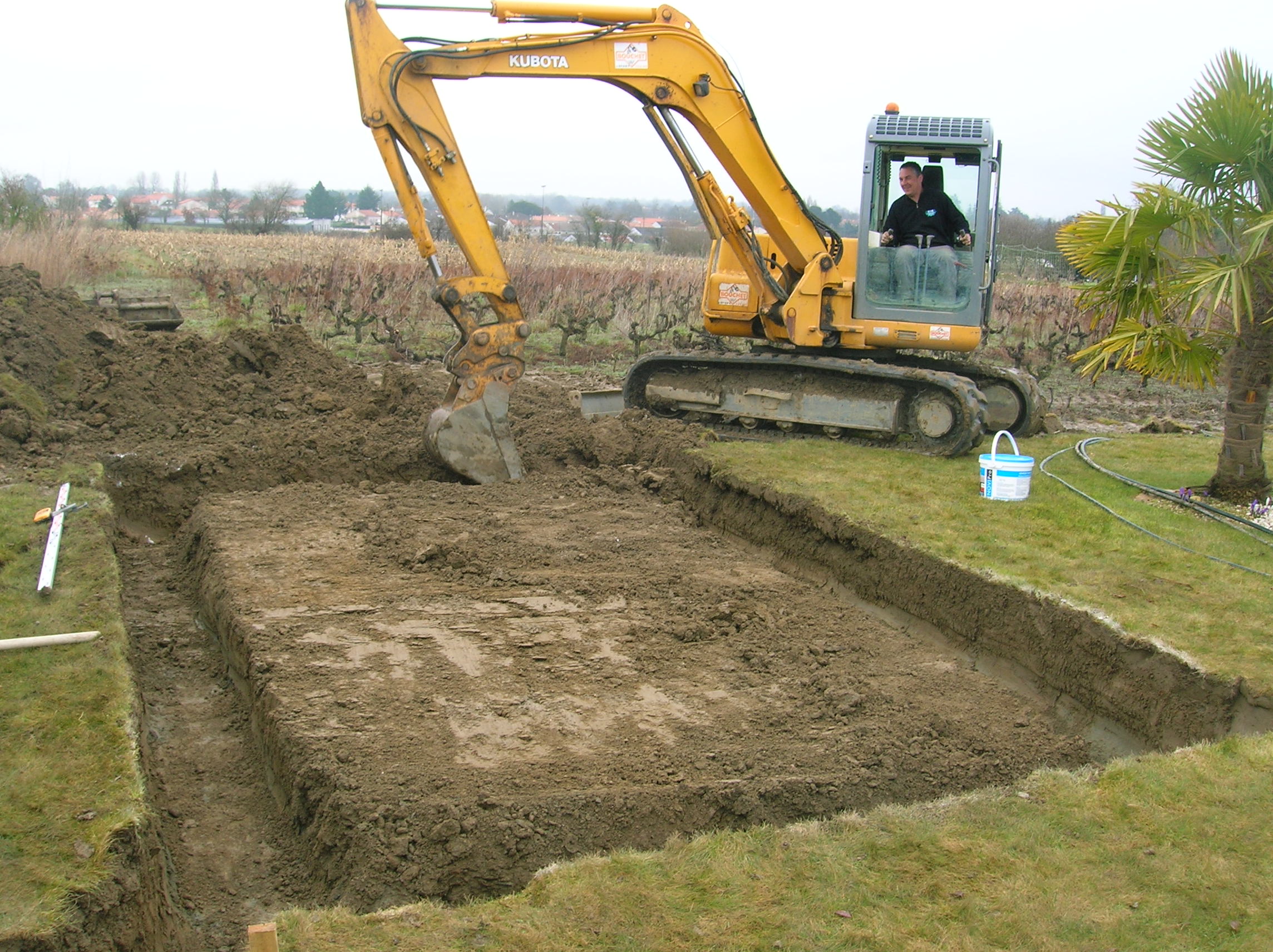 TERRASSEMENT ET PRÉPARATION DES TRANCHÉES DES FONDATIONS