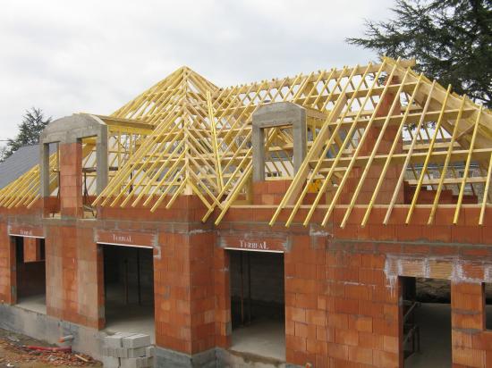 ASSEMBLAGE DE LA CHARPENTE