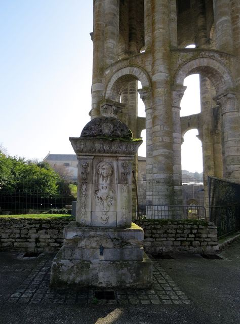 Charroux 4 