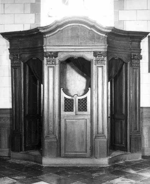 Eglise st thomas confessionnal 1