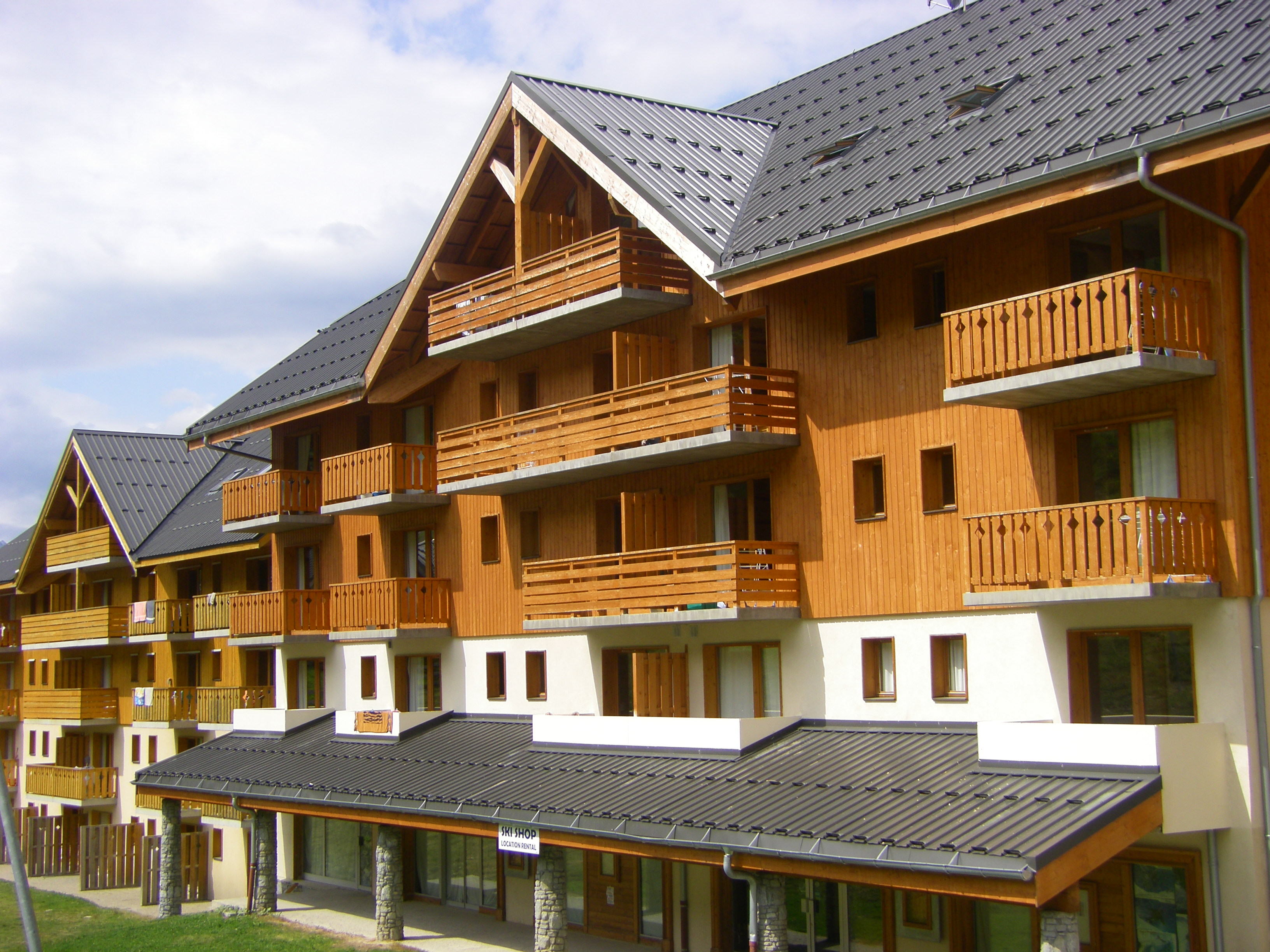 Résidence les Arcosses 2, appartement à l'avant dernier étage, grand balcon