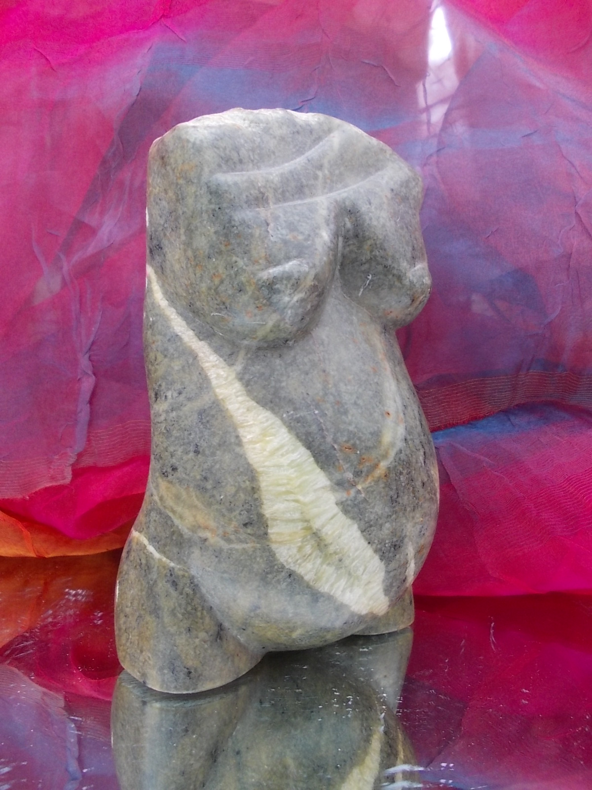 Jeune Vénus (stéatite marbrée)