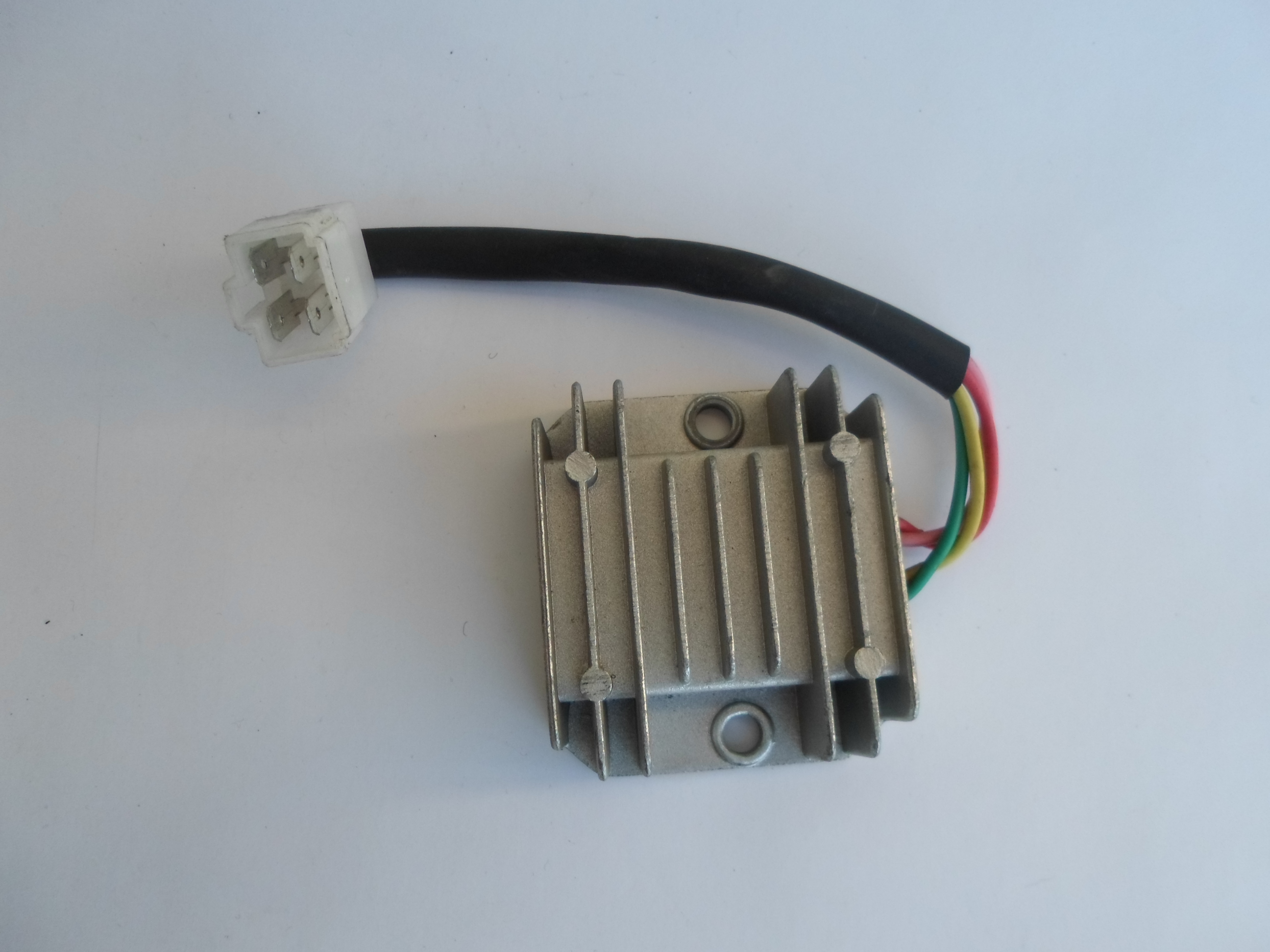 Regulateur tension 125