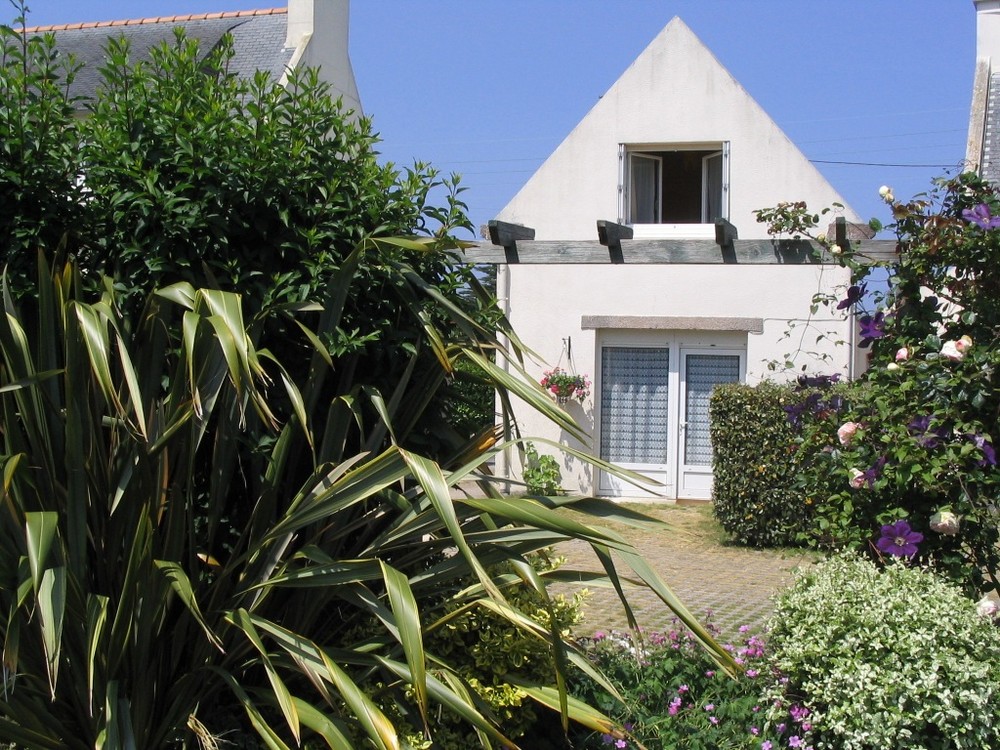 Maison et cour