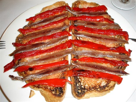 Plato anchoas torradas l escala girona costa brava