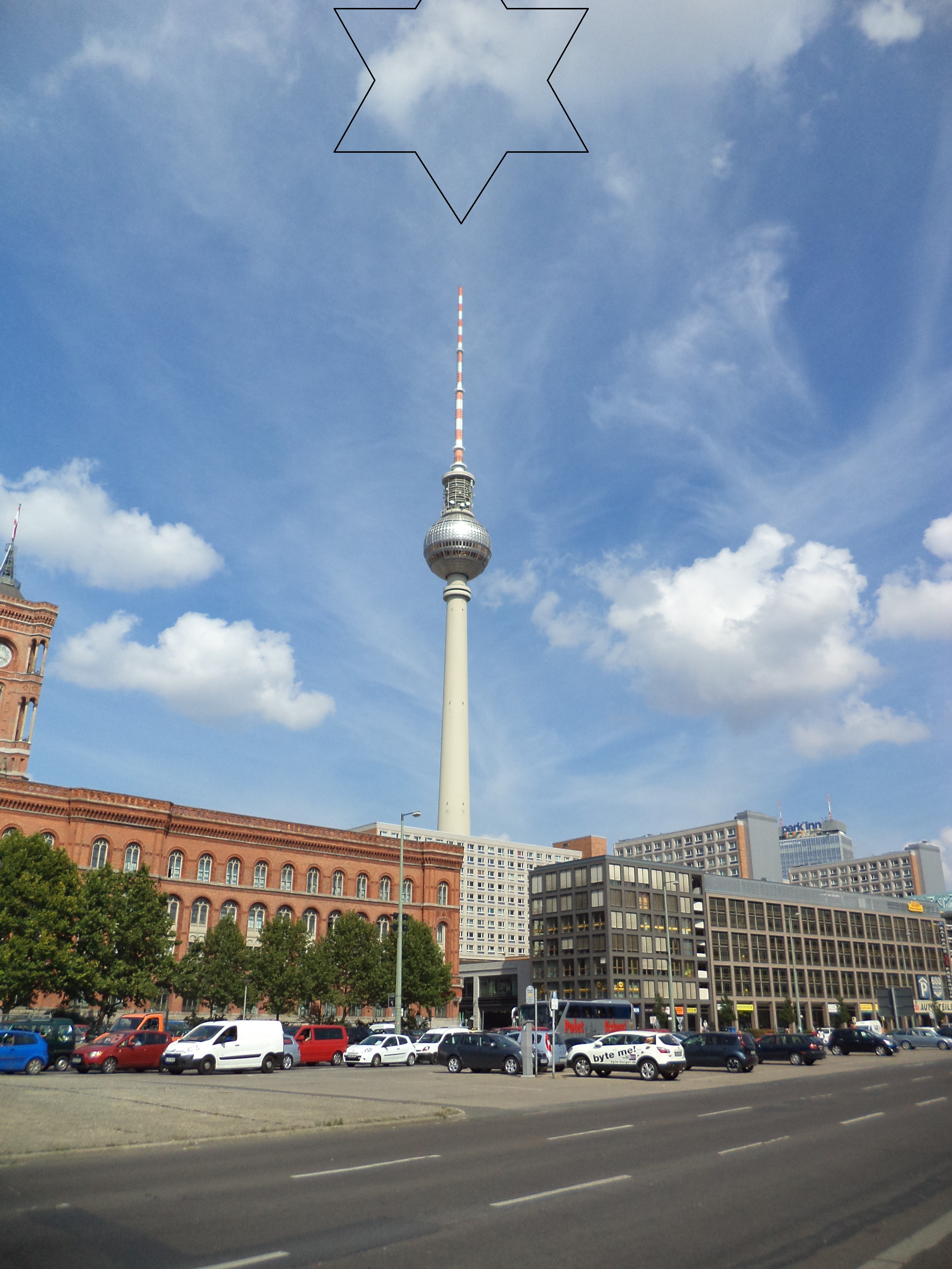 Eine figur in der mitte des himmels
